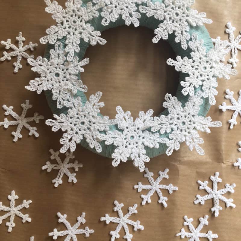 Free Crochet Snowflake Pattern and Christmas Wreath Tutorial | HanJan ...