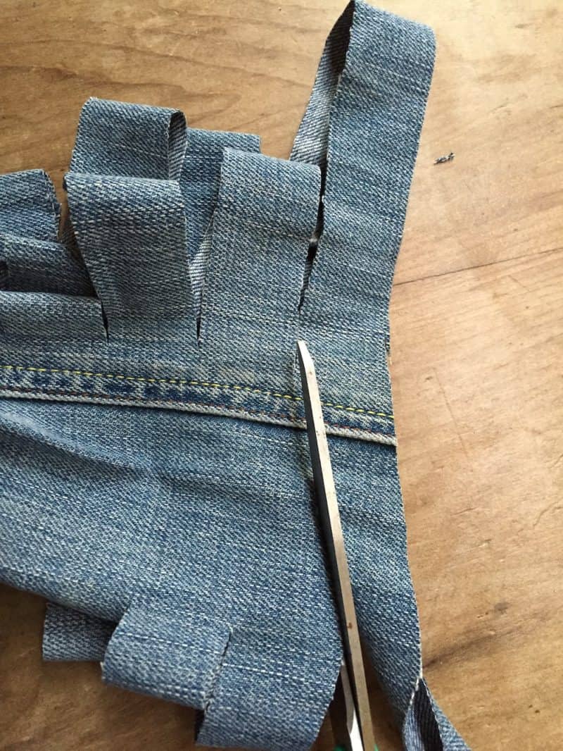 Recycled Jeans Bag - Free crochet pattern and yarn tutorial | HanJan ...