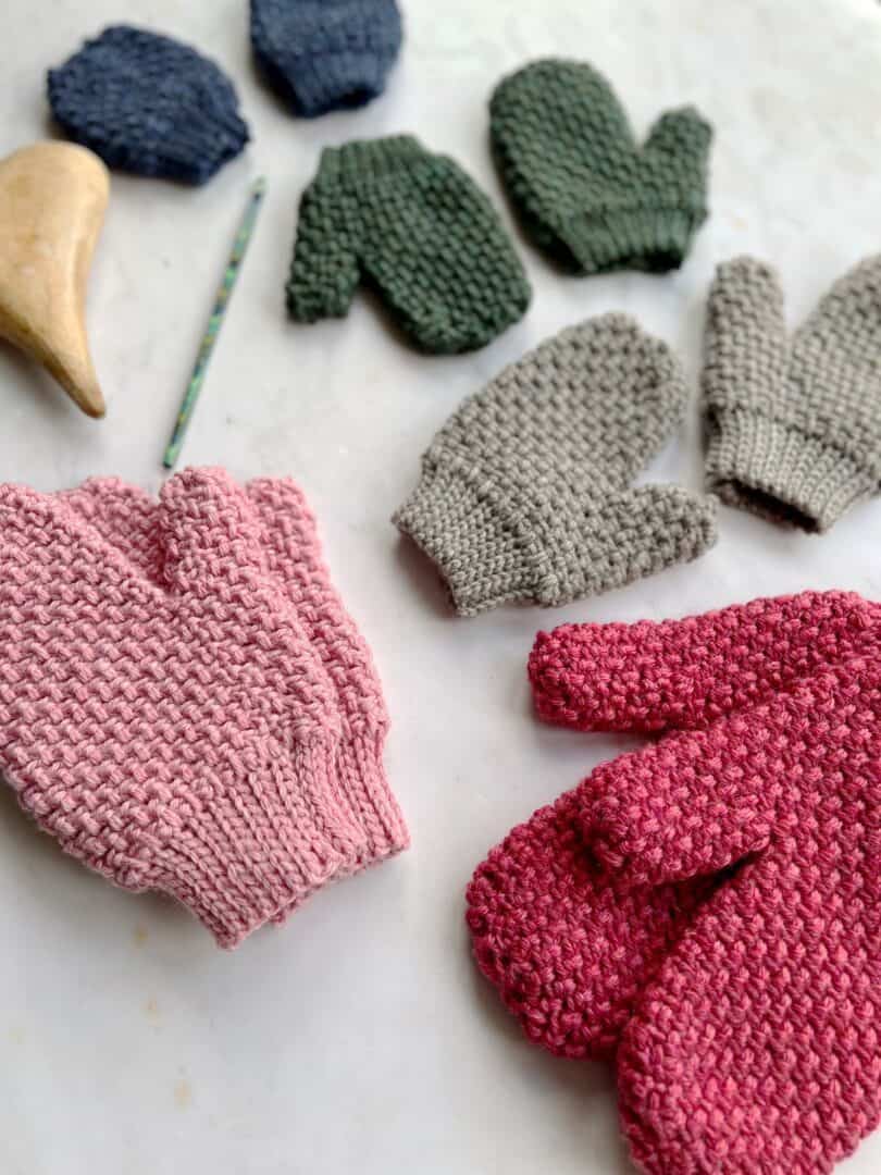 Free textured crochet mittens pattern | HanJan Crochet