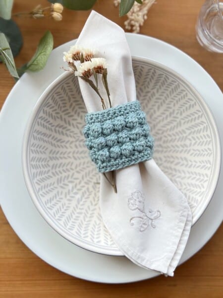 Bobble stitch napkin rings